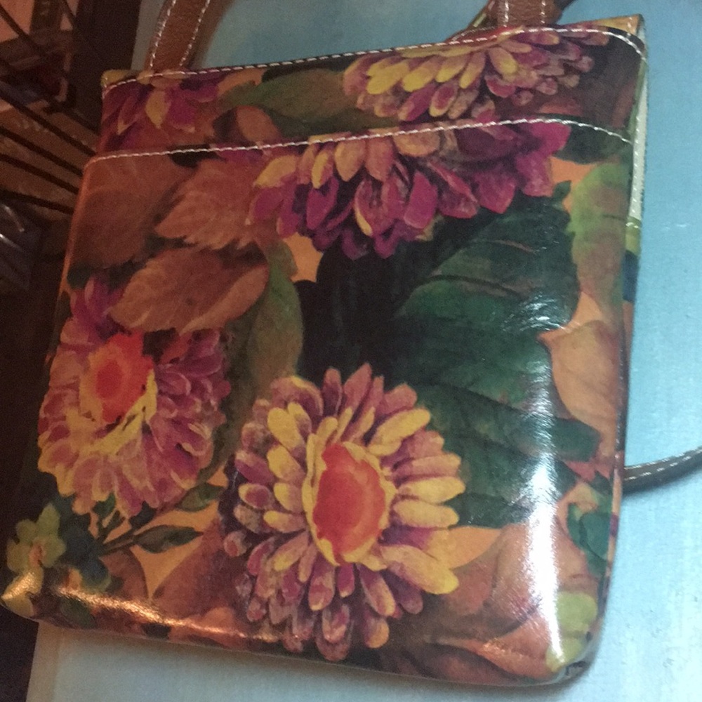 [SOLD] More pics of "Patricia Nash crossbody"